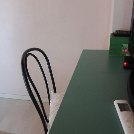 Vite Dipinte 1 Bilocale In Langa Apartment Novello Bagian luar foto