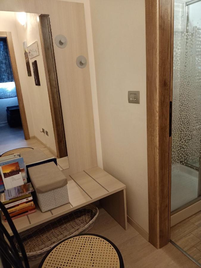 Vite Dipinte 1 Bilocale In Langa Apartment Novello Bagian luar foto