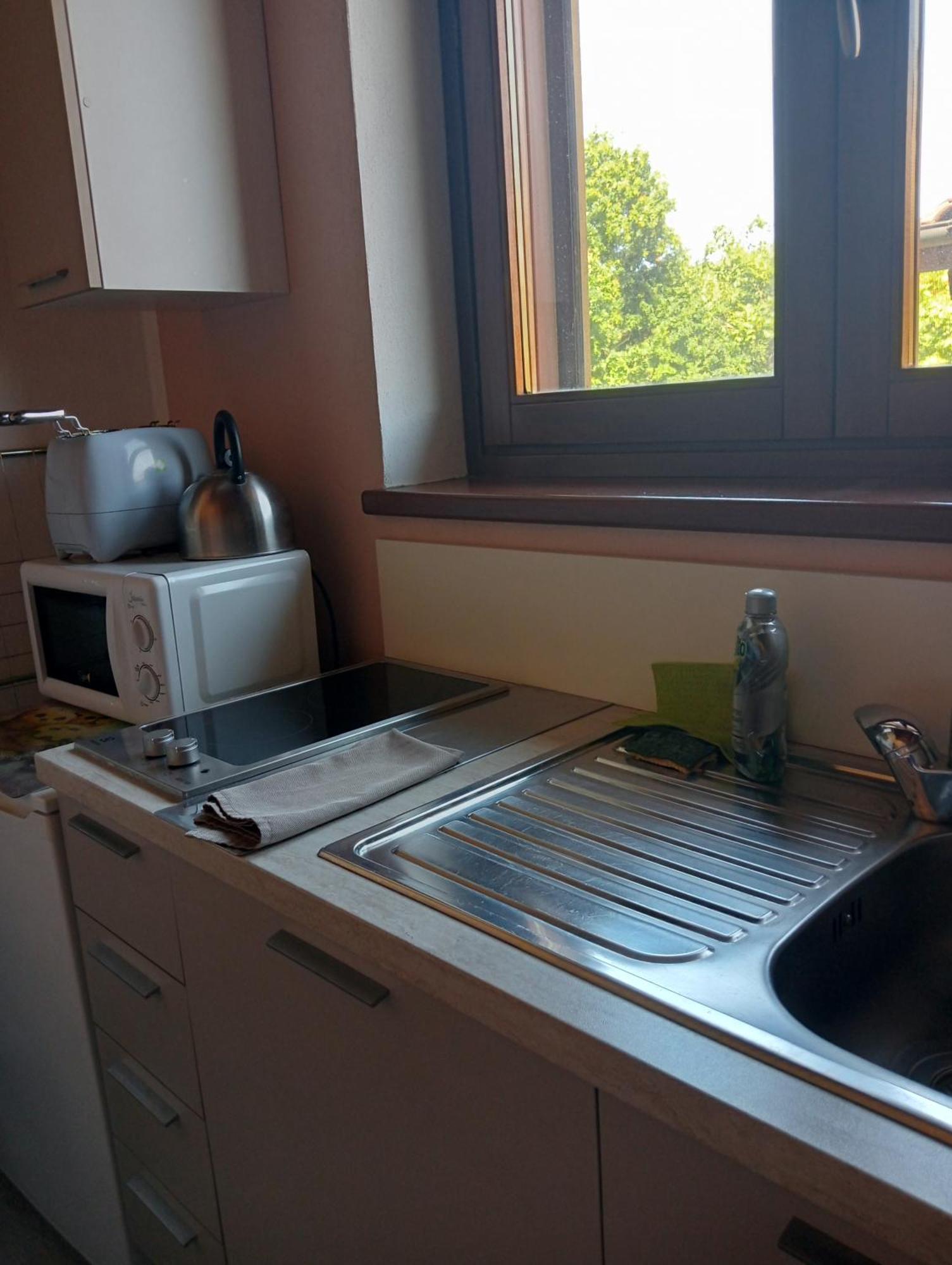Vite Dipinte 1 Bilocale In Langa Apartment Novello Bagian luar foto