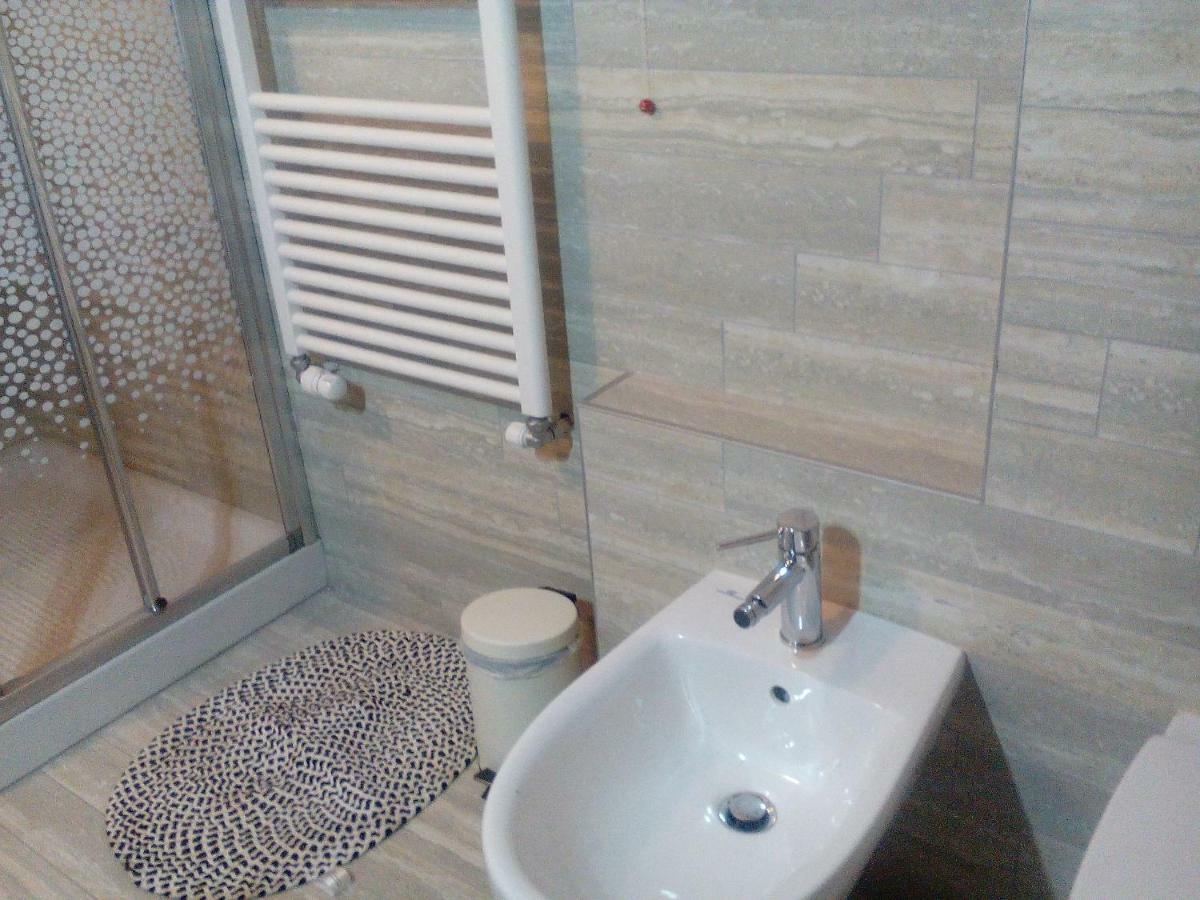 Vite Dipinte 1 Bilocale In Langa Apartment Novello Bagian luar foto